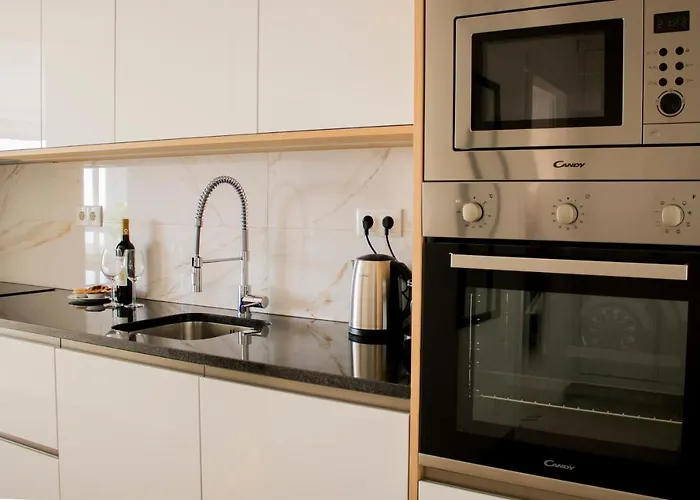 Апартаменти Ocean View - Amazing Sunset - Modern Style - Pool & 200m To Портіман